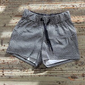 Lululemon Black and White Women Shorts